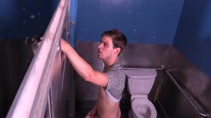 RealityDudes.com: Athletic Gage Unkut enjoys masturbation