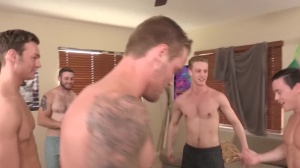 DickDorm.com: Muscle college dude feels like handjob