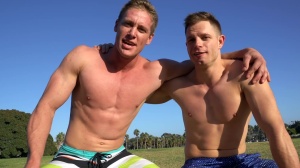 SeanCody.com: Bareback hard nailining together with muscle Dean escorted by Jax