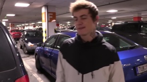 CzechHunter: Young gay gets down for money indoors