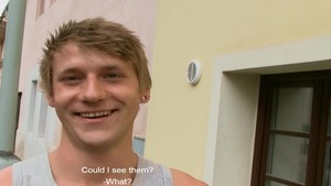 CzechHunter - Awesome and muscled coach raw flashing in public