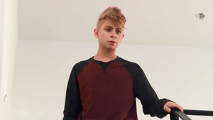 Bromo: Tattooed american twink Bo Sinn finds irresistible ramming hard