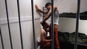 BROMO - Muscled Ryan Bones with Shawn Assmore facial in prison