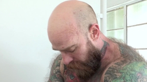 FamilyDick.com - Muscled & Tattooed Gay Bear in His Prime