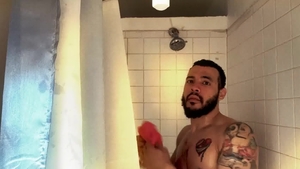 DrillMyHole.com: Tattooed and athletic Aaron Oaks masturbation in the bed