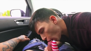 RealityDudes.com: Ryan Bones together with tattooed Felix Odair bareback blowjob cum in car