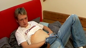 BeddableBoys.com: Short-haired Twink's Long-lasting Cum