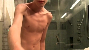 BoyCrush.com: Blondie Tyler Strokes His Big Cock Solo