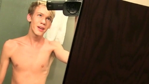 BoyCrush.com: Blondie Tyler Strokes His Big Cock Solo