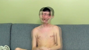 BoyCrush.com: Short-haired Brown Twink Solo