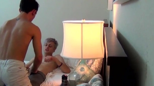 HomeMadeTwinks: Twink Jessie Cums While Jerking Off
