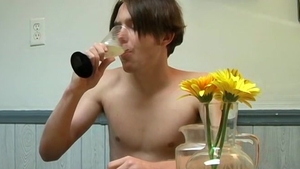 Boys-Pissing.com: Twink Billy Jerks Off, Rubs Cum On Plate