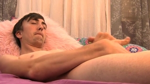 ZackRandall - American Cody edging himself in the bed