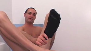 FootFriends.com: Ireland's Best: Big Tasty Feet and Socks