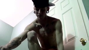 JoeSchmoeVideos.com - Piercing bisexual american Joe very clean masturbating in the bed