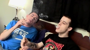 Boys-Smoking.com: A Gay Experience