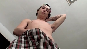 StraightNakedThugs - Sean Johansen jerking off in the bed