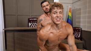 DrillMyHole: Felix Fox's Bareback Office Sex with Chris Damned