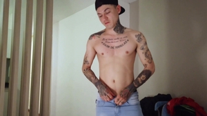 LatinLeche: Bobby's Bankroll Makes Axel Weak in the Knees