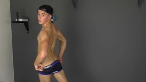 EastBoys: The Ultimate Webcams: Flexing and More