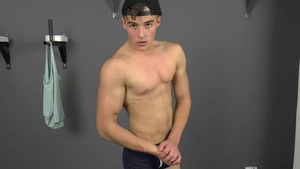 EastBoys: Kent Mills Gets Extra Dirty with Baby Oil & Massages