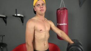 EastBoys: Hairy Muscular Guy Jerks Off and Shows Off on Cam