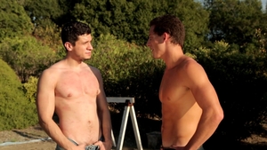 NextDoorBuddies: Drake's Sun-kissed Ass