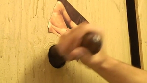 GloryholeAndHandjobs: Gloryhole Fun with Black Daddy