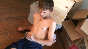 AlternaDudes: Big-Cocked Logan Hughes' Sexy Show