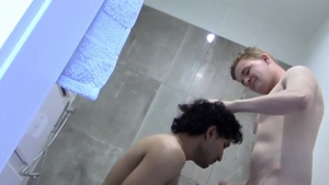 AmateursDoIt: Amateur gay couple doing it in the shower