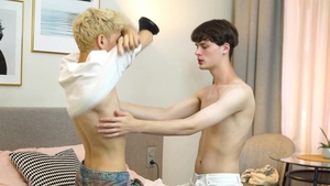 BoyFun - Shaved Elio Pjatteryd cumshot