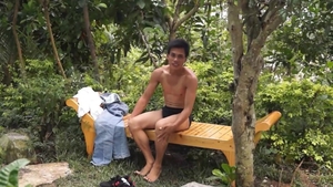 Gay Asian Twinkz: Wanking Outdoors with Argie