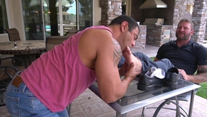 ManUpFilms: Draven Navarro Muscle Stud Feet Worshipping