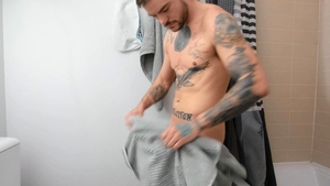 MEN.com: Chuck Conrad Caught Fapping With Goggles On