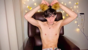 EuroBoyXXX: Jerking Off with Petite Gay Twink