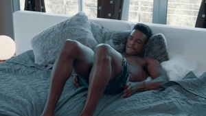 Noir Male: Big Dicked Hunk Fills Me Up