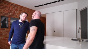 Bareback That Hole: Bareback Bathing Beauty