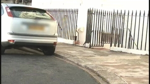 Summers' Eager Top Action in Sunlight