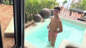 AmateurGayPOV: Stepson's Wet Wank in the Jacuzzi