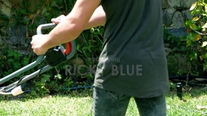 menatplay: Flex Jumps at the Chance for Ricky's Raw Meat