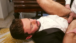 menatplay: Sultry Serenades at Dario's