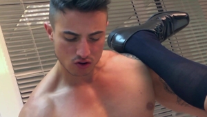 menatplay: Office Power Frenzy