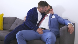 menatplay: Between the Lines: A Gay Realtor's Tale
