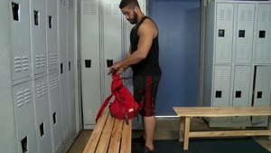 Men Over 30: Fernando Preys on Heartbreak