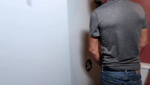Men Over 30: The Surprising Secrets of a Messy Workspace