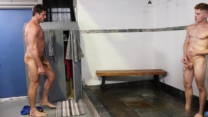 twinktop: Jiggling Jocks in Joyous Jaunt Through the Shower